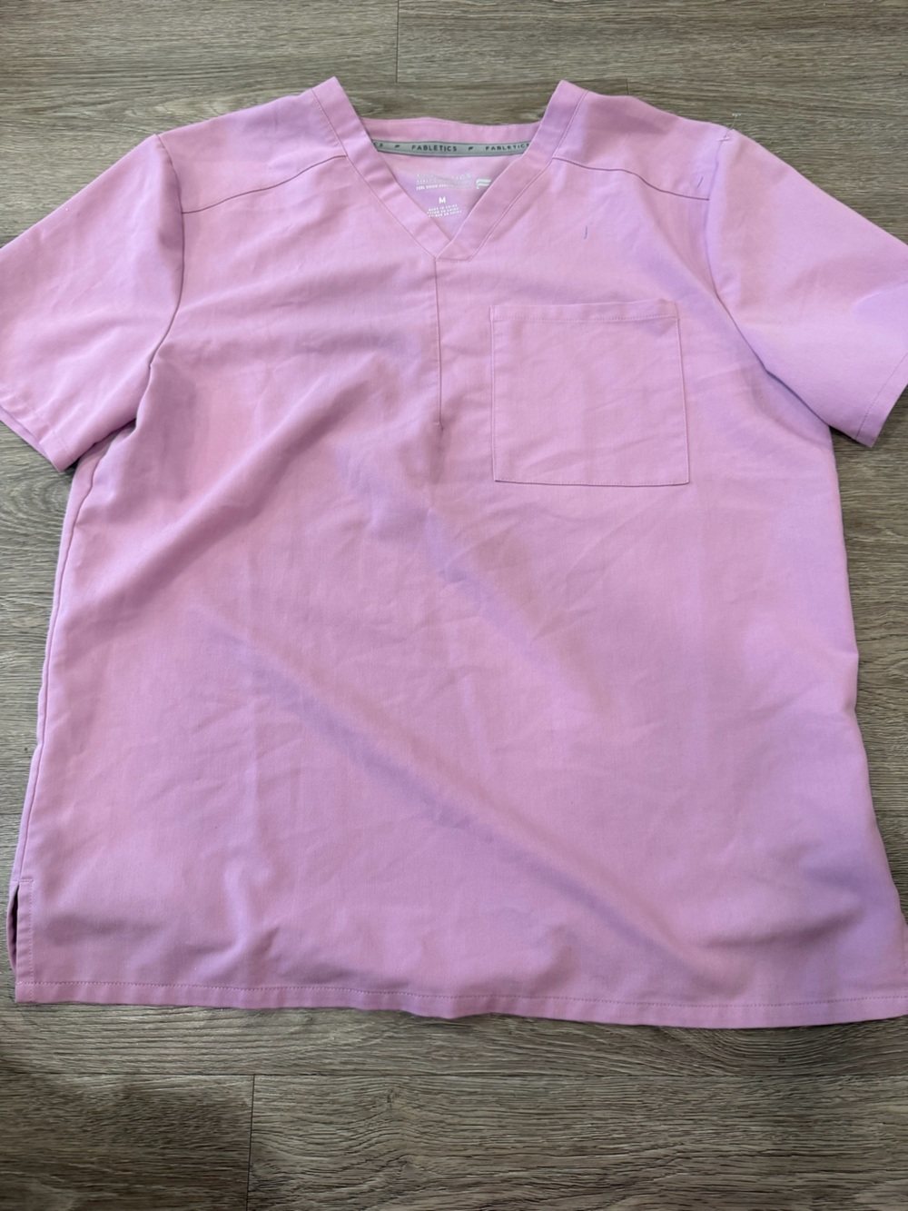 Fabletics Women's scrub lilac V-Neck Pocket Top